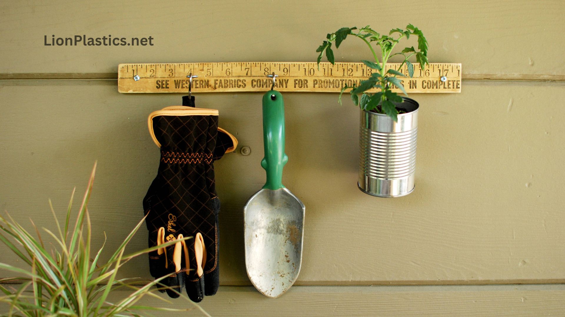 Creative Upcycling Ideas for Everyday Items: Guide 2024